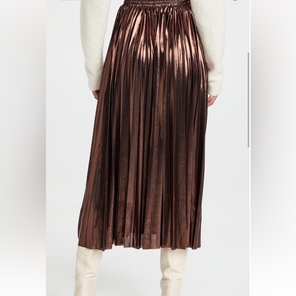 En Saison Pleated Metallic Skirt - Picture 3 of 8